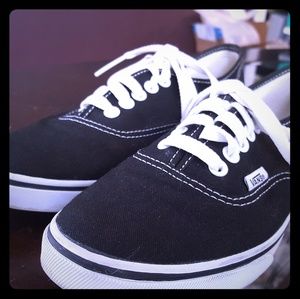 Vans Women's or unisex skater shoe